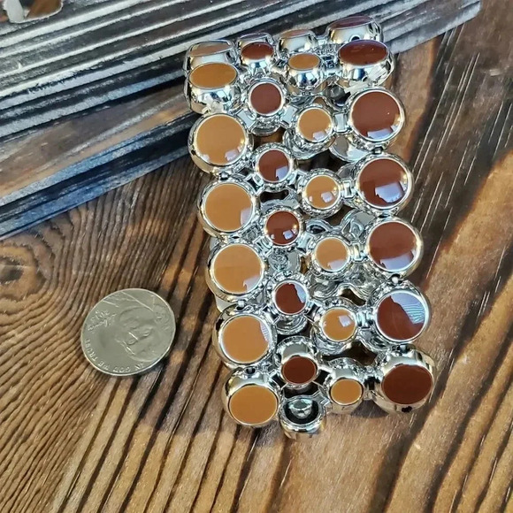 Mid Century Modern Style Wide Acrylic Stretch Bracelet Brown Silver - Picture 6 of 8